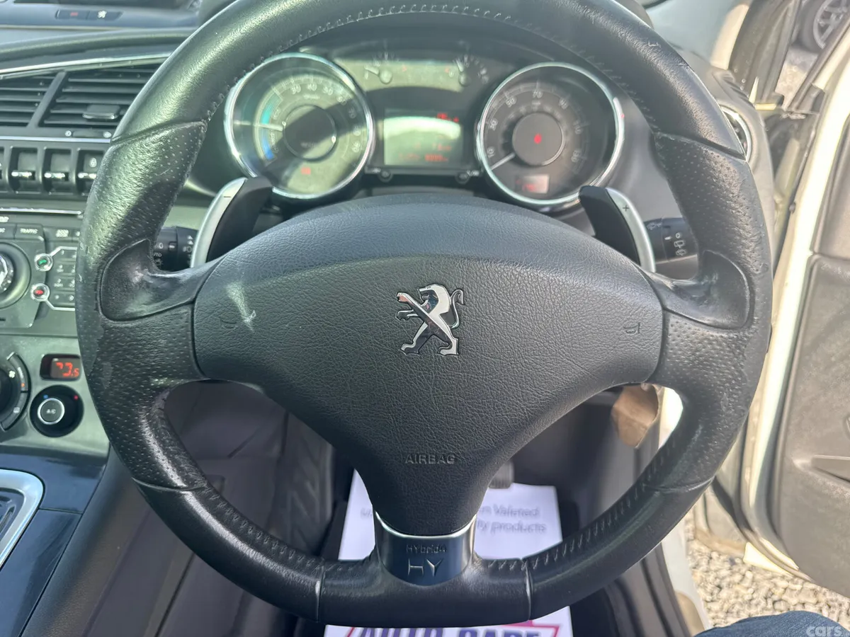 Peugeot 3008 MPV, Diesel Hybrid, 2012, White