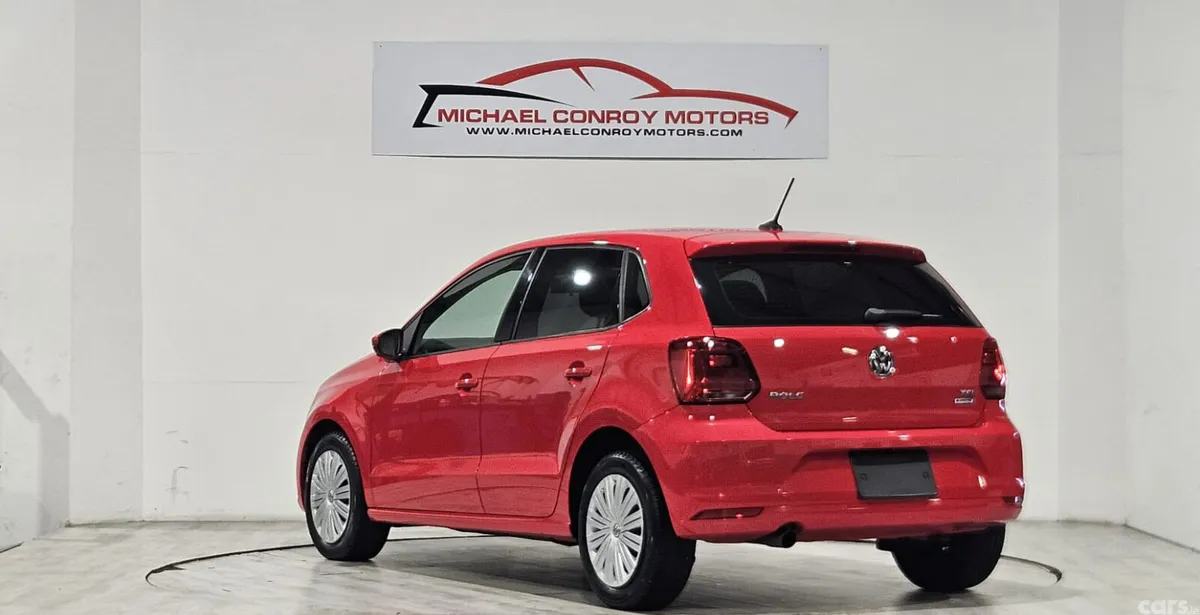 Volkswagen Polo Hatchback, Petrol, 2014, Red