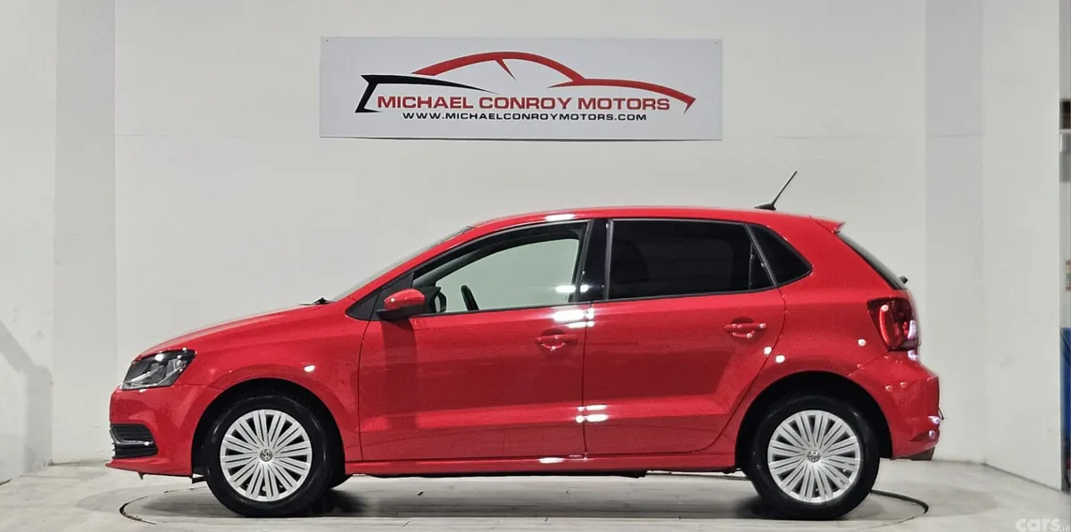 Volkswagen Polo Hatchback, Petrol, 2014, Red
