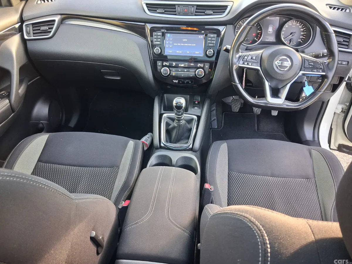 Nissan Qashqai SUV, Diesel, 2017, White