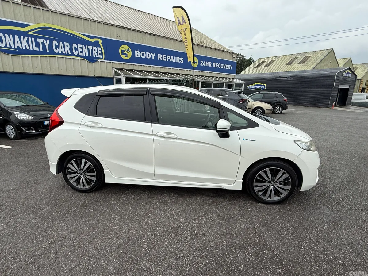 Honda Fit Hatchback, Petrol Hybrid, 2013, White