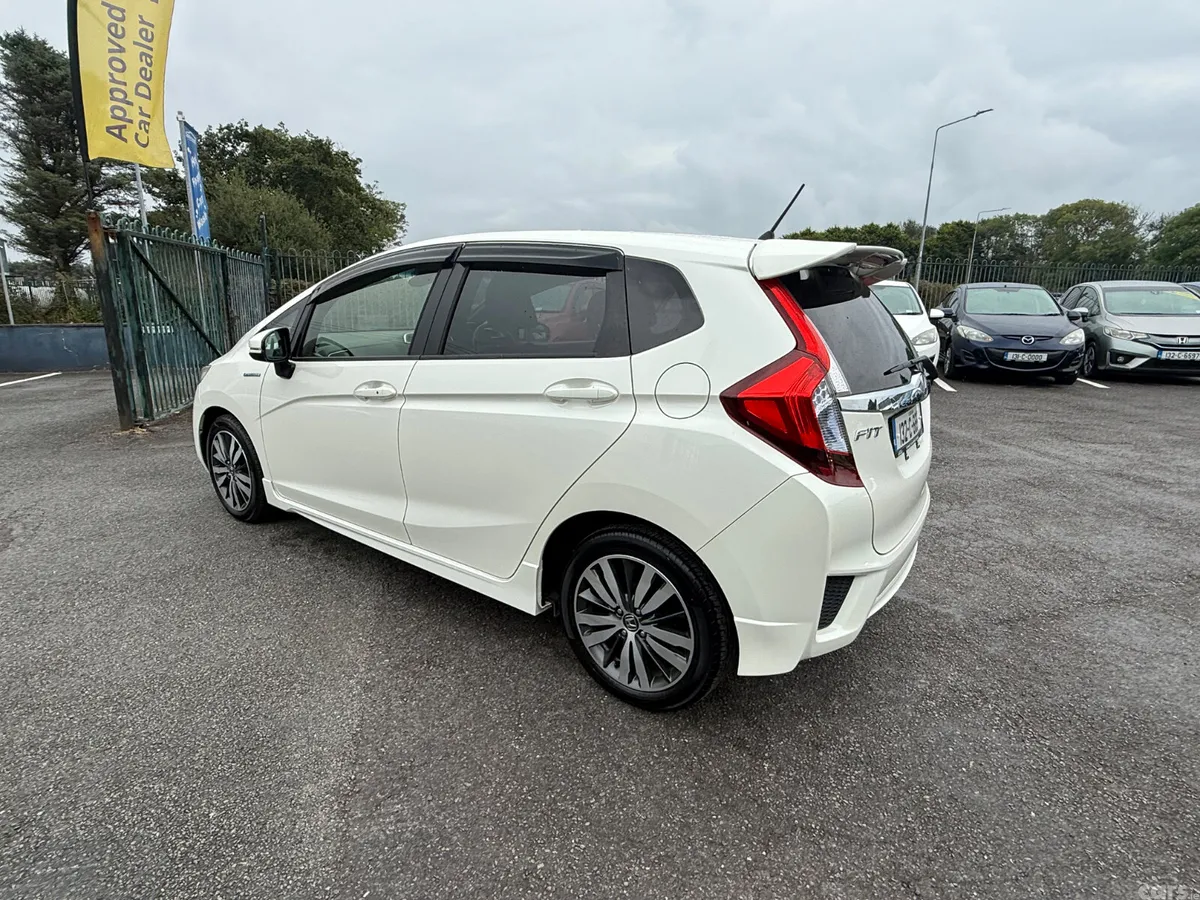 Honda Fit Hatchback, Petrol Hybrid, 2013, White