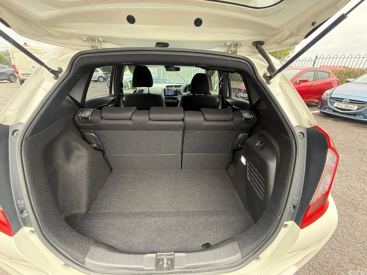 Honda Fit Hatchback, Petrol Hybrid, 2013, White