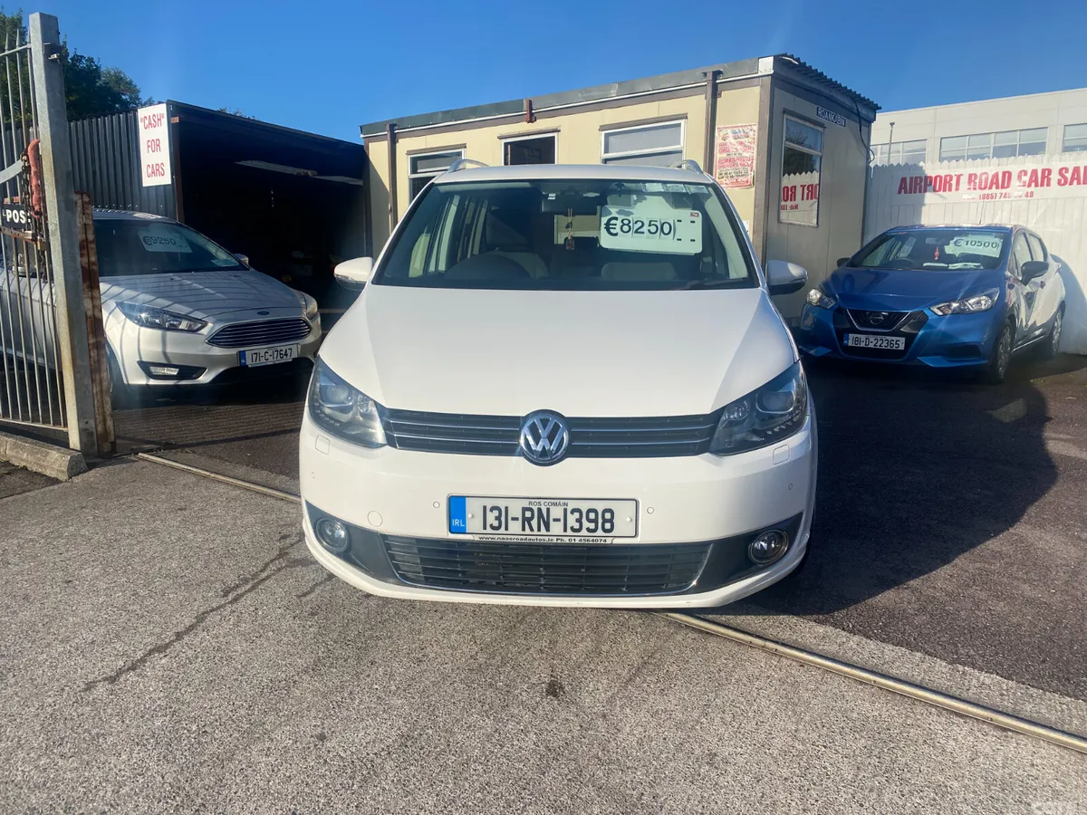 Volkswagen Touran MPV, Petrol, 2013, White