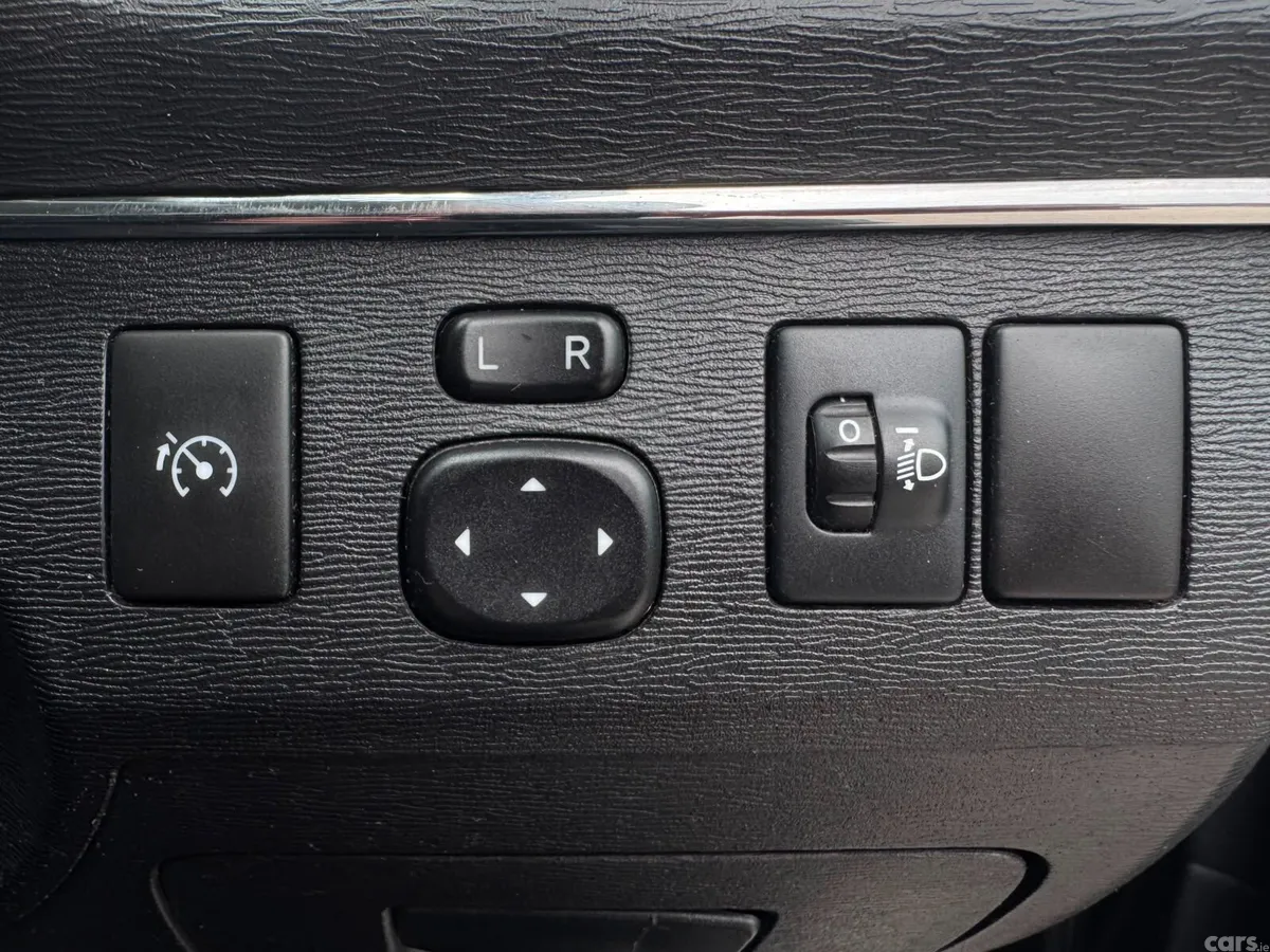 Toyota Avensis Saloon, Diesel, 2011, Black