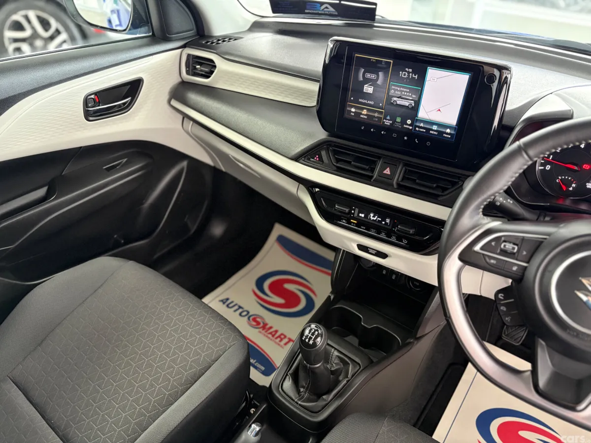 Suzuki Swift Hatchback, Petrol Hybrid, 2024, Blue