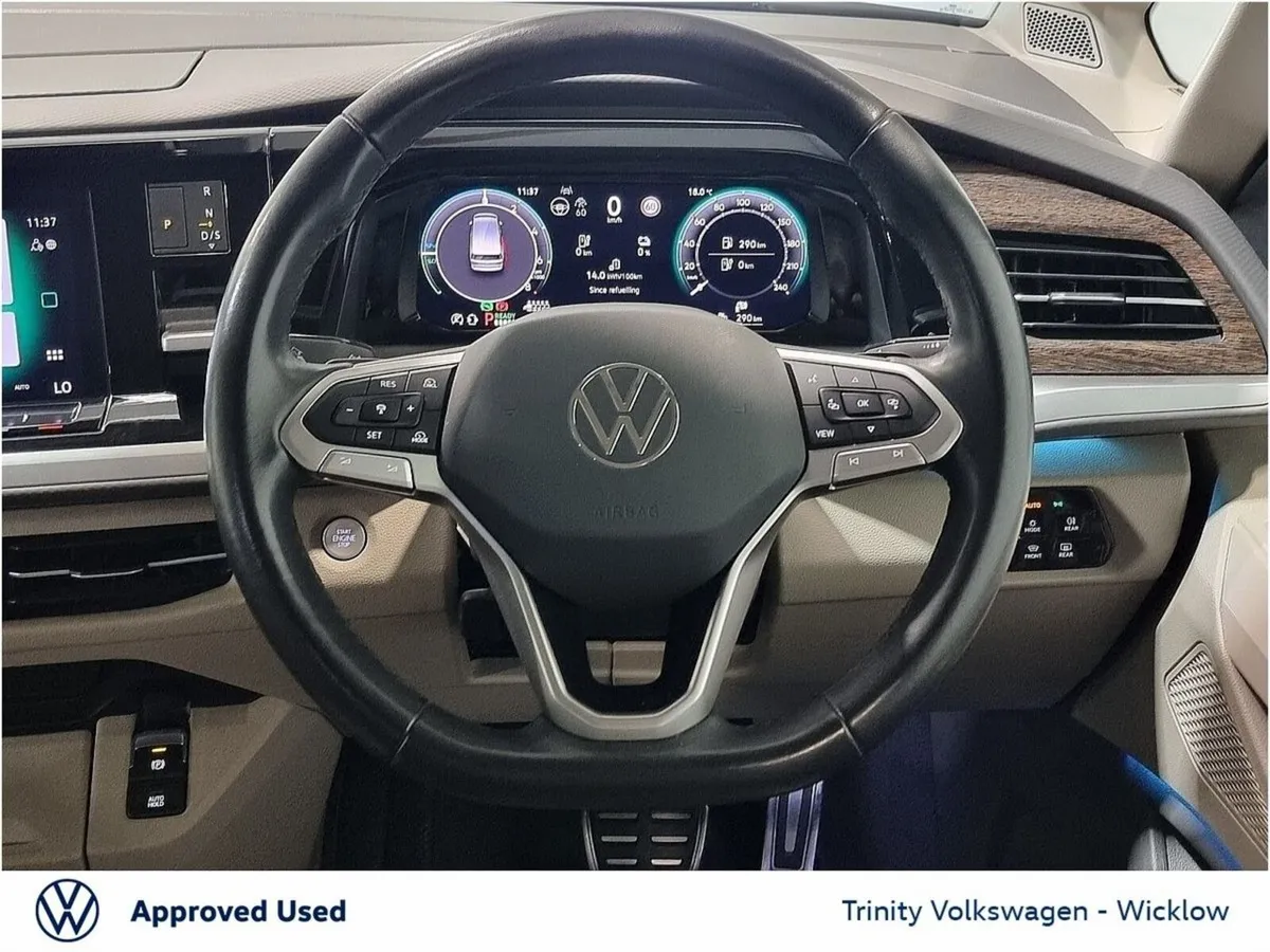 Volkswagen Multivan MPV, Petrol Plug-in Hybrid, 2025, Black