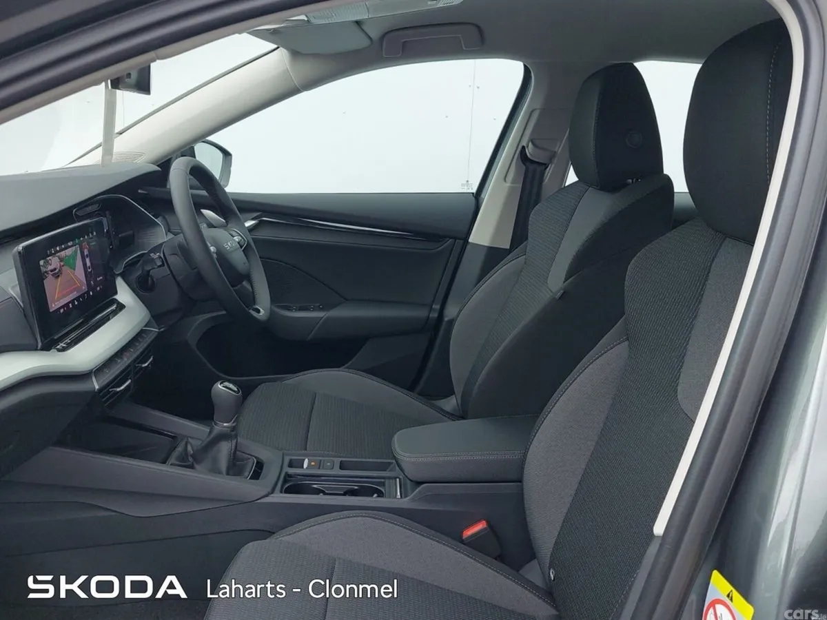 Skoda Octavia Saloon, Diesel, 2026, Grey