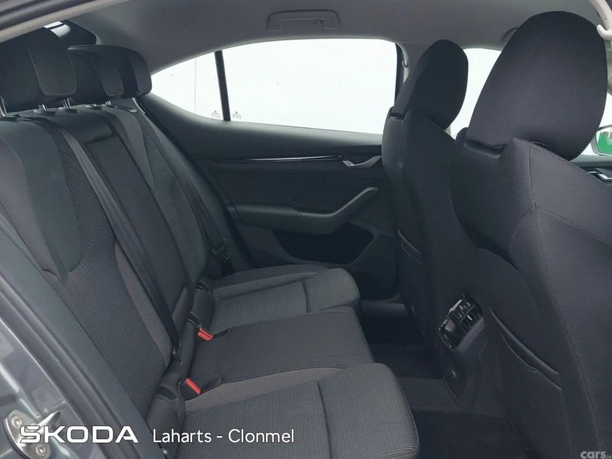 Skoda Octavia Saloon, Diesel, 2026, Grey