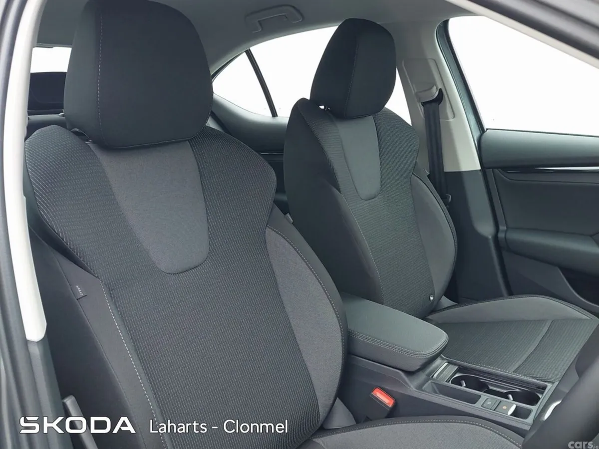 Skoda Octavia Saloon, Diesel, 2026, Grey