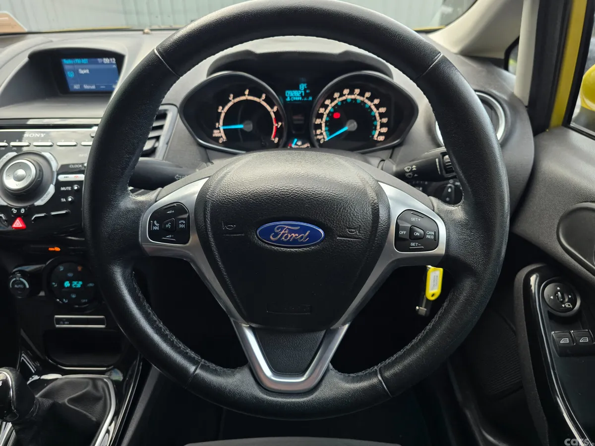 Ford Fiesta Hatchback, Petrol, 2014, Yellow