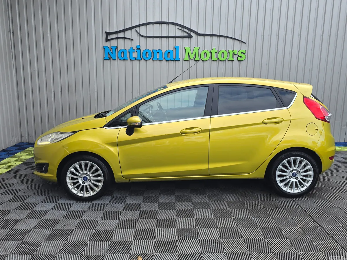 Ford Fiesta Hatchback, Petrol, 2014, Yellow