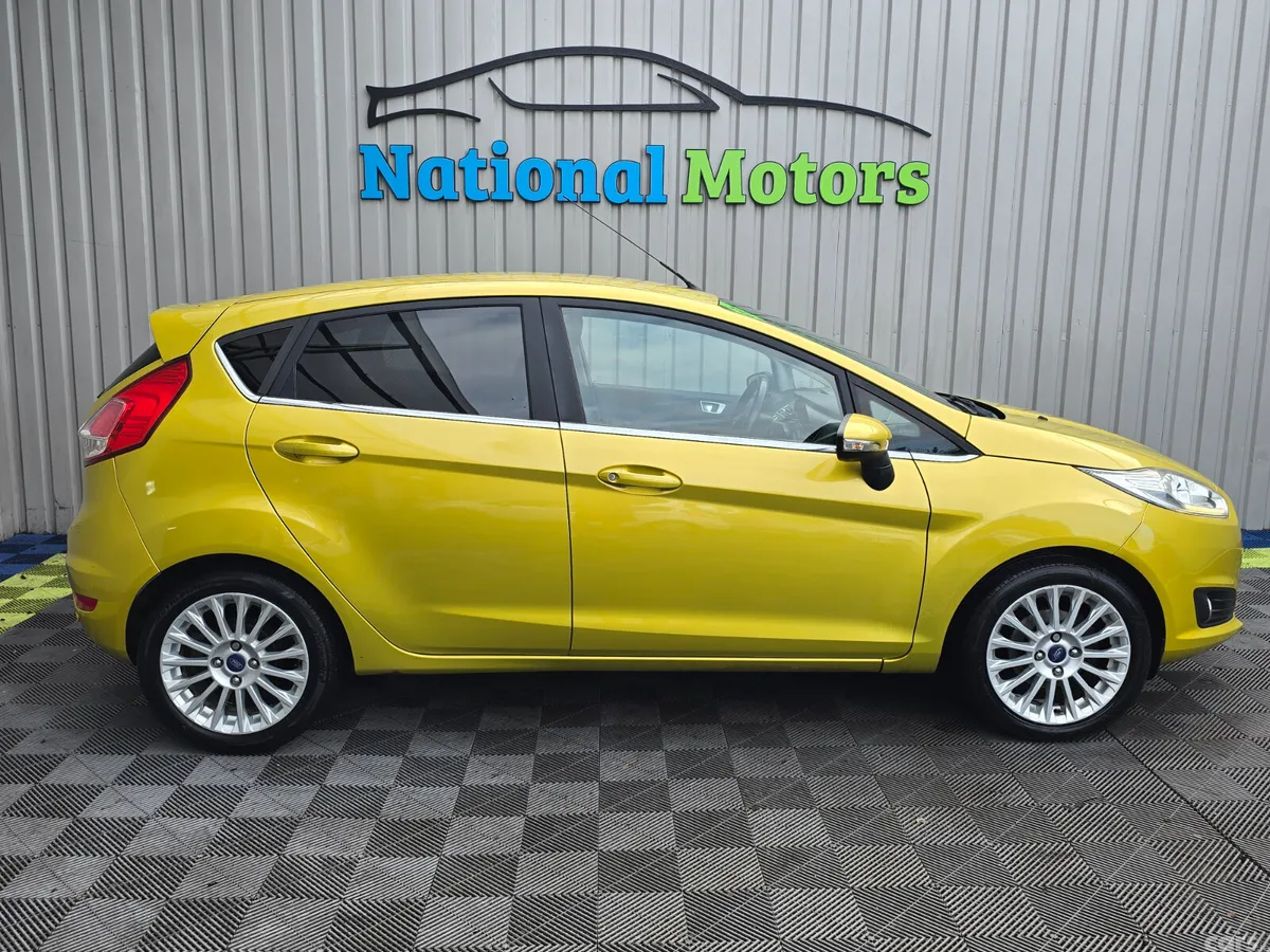 Ford Fiesta Hatchback, Petrol, 2014, Yellow