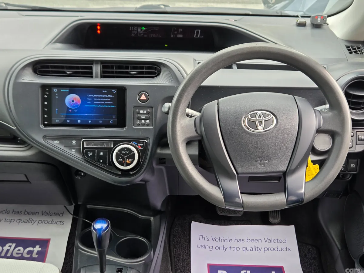 Toyota Aqua Hatchback, Petrol Hybrid, 2017, White