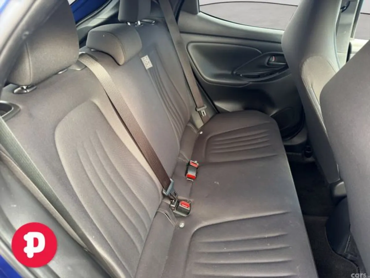 Toyota Yaris Hatchback, Petrol Hybrid, 2022, Blue
