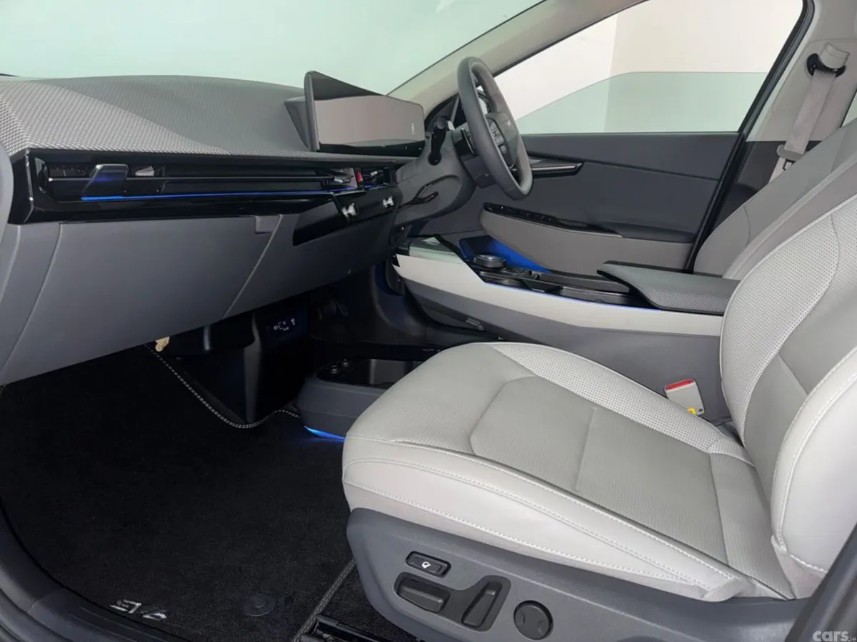 Kia EV6 MPV, Electric, 2026, Grey
