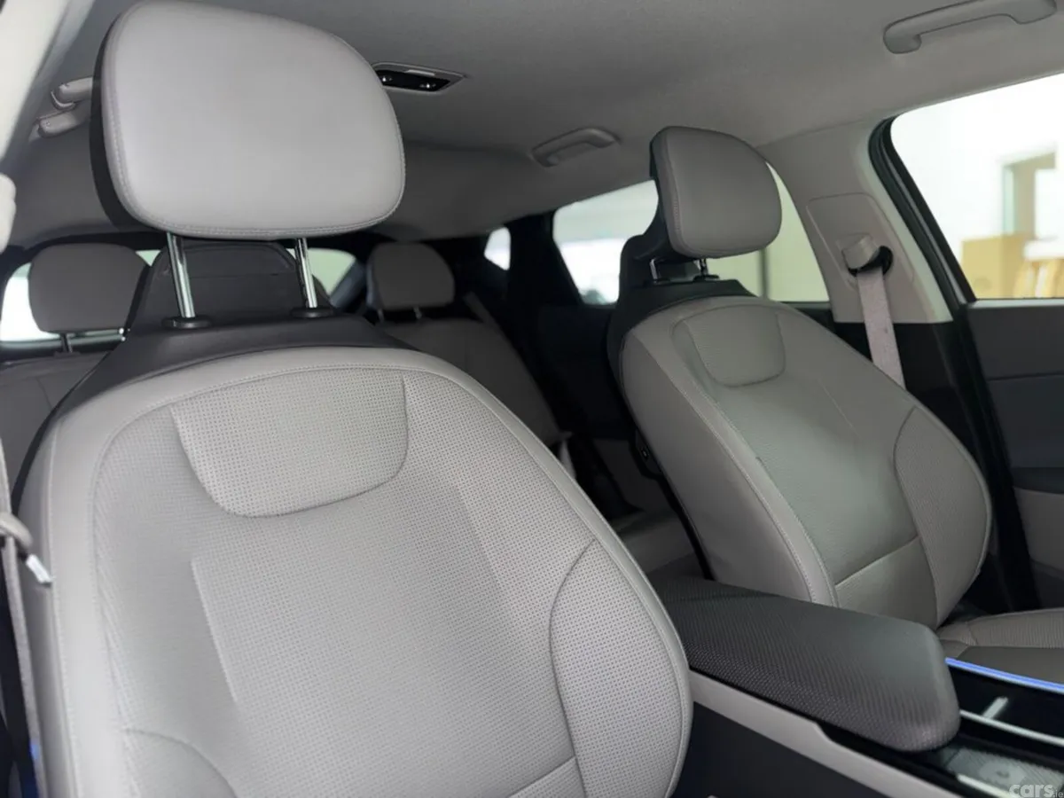 Kia EV6 MPV, Electric, 2026, Grey