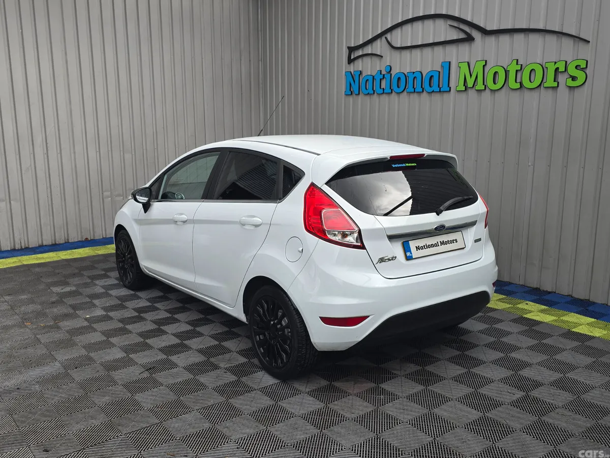 Ford Fiesta Hatchback, Petrol, 2014, White