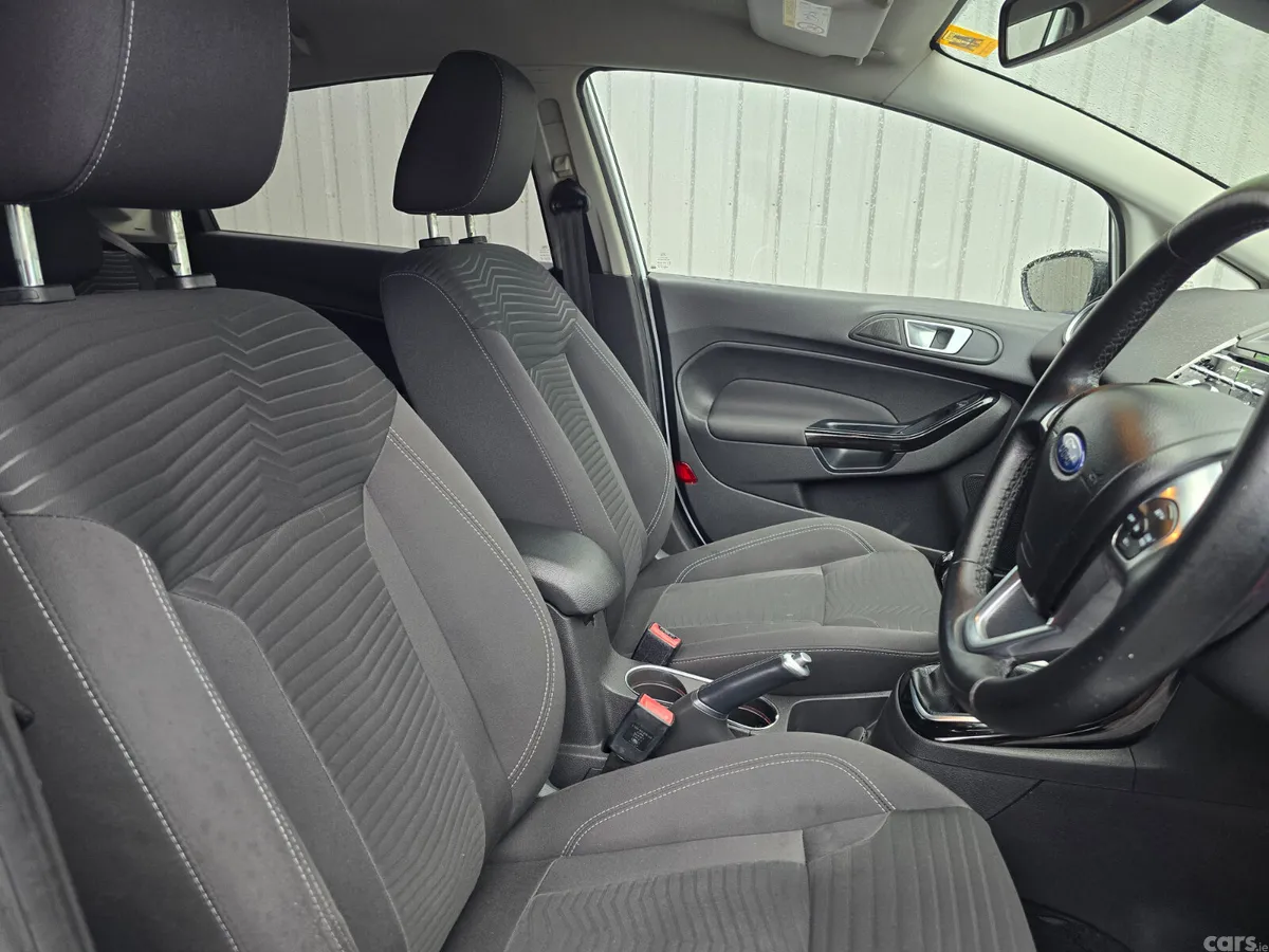 Ford Fiesta Hatchback, Petrol, 2014, White