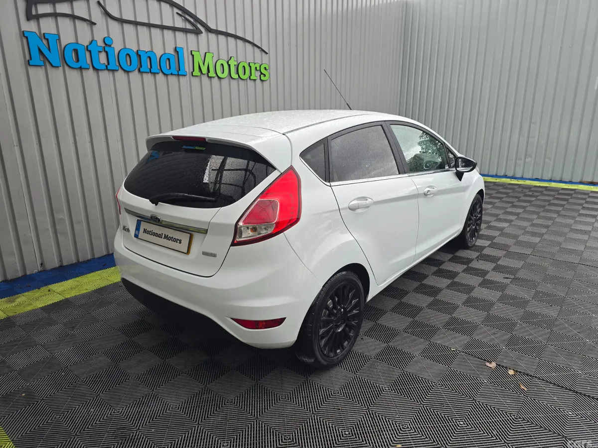 Ford Fiesta Hatchback, Petrol, 2014, White