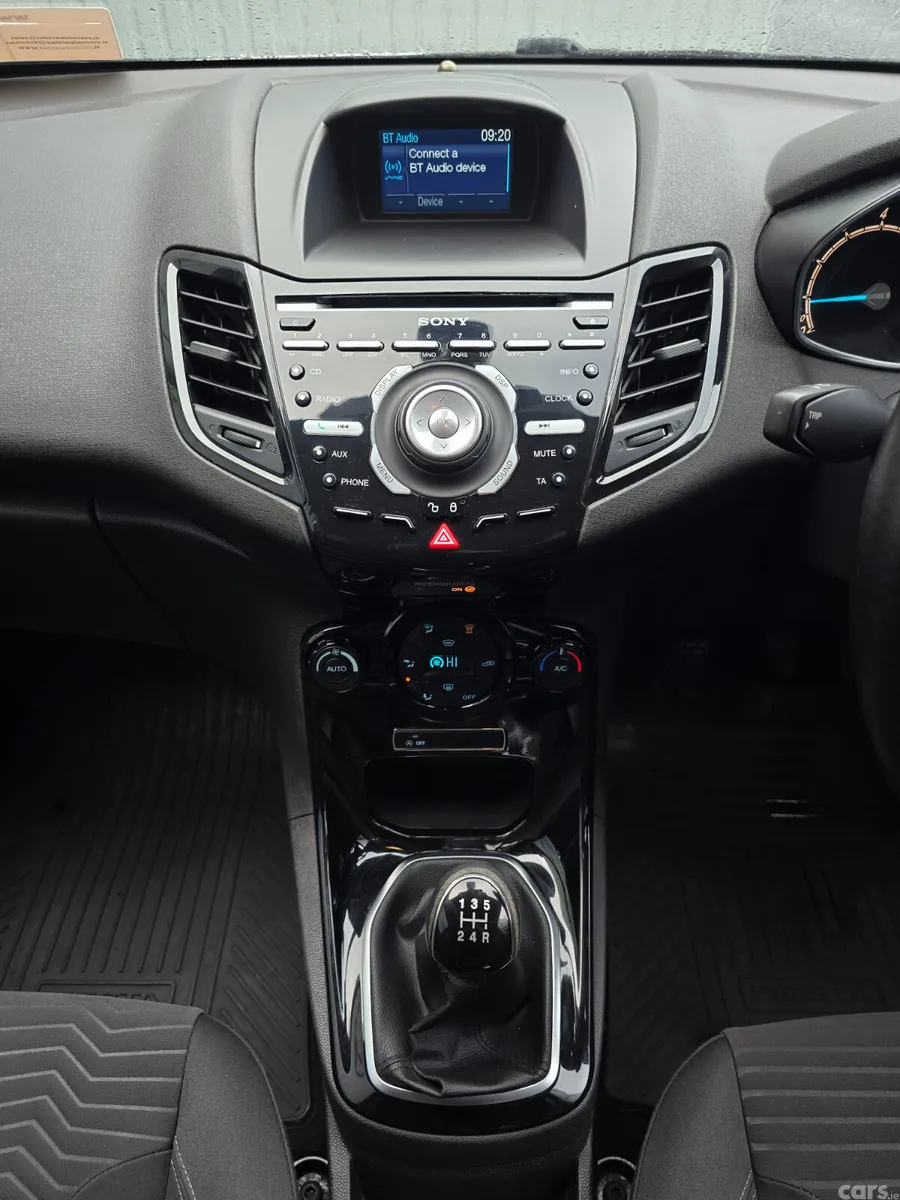 Ford Fiesta Hatchback, Petrol, 2014, White
