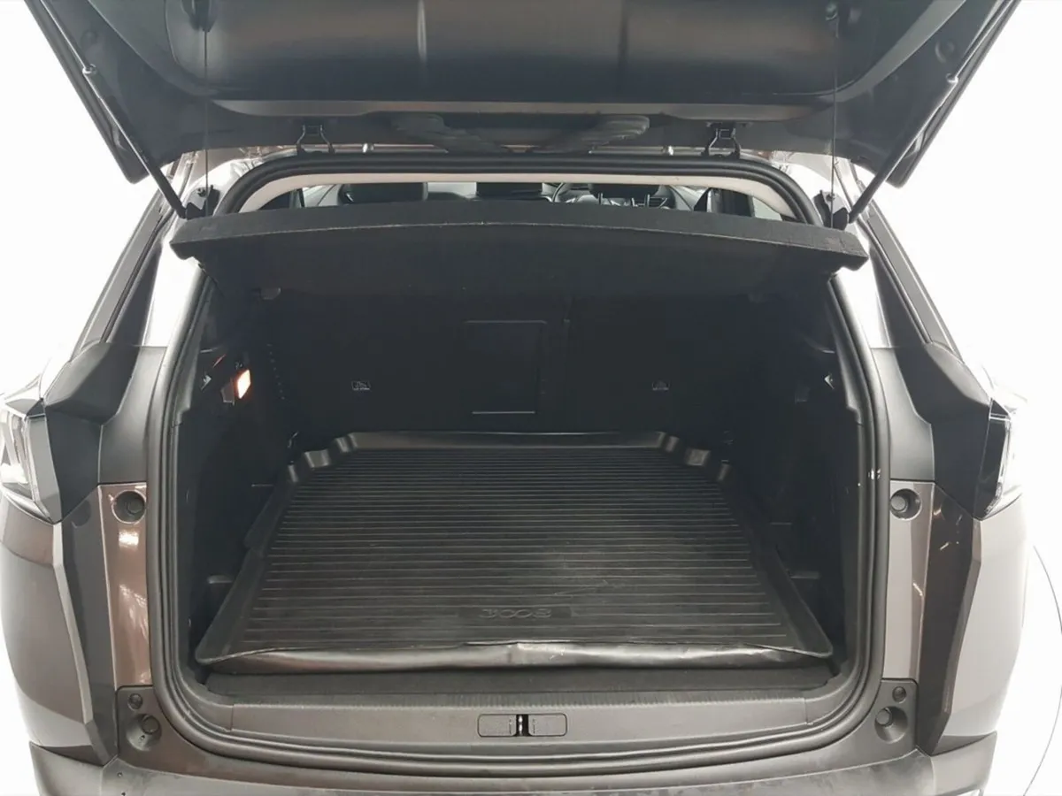Peugeot 3008 MPV, Petrol, 2021, Grey