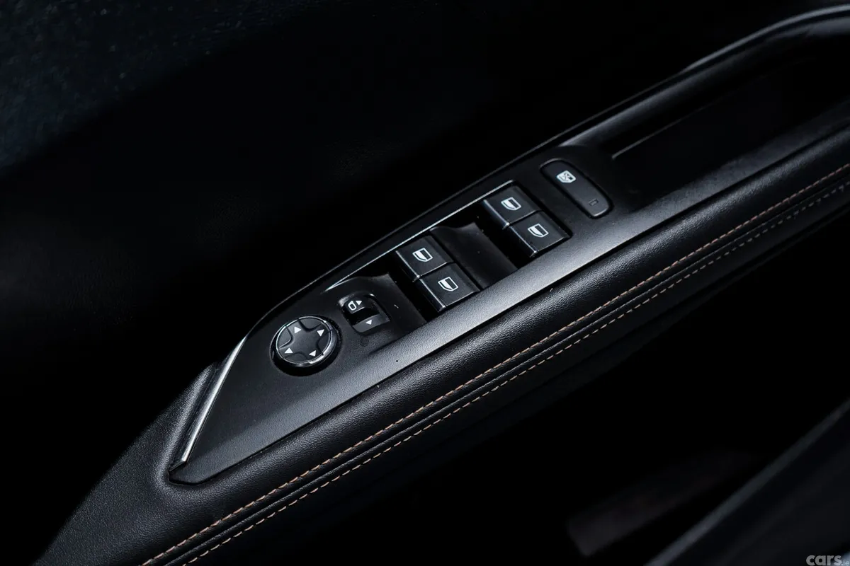 Peugeot 5008 MPV, Diesel, 2023, Black