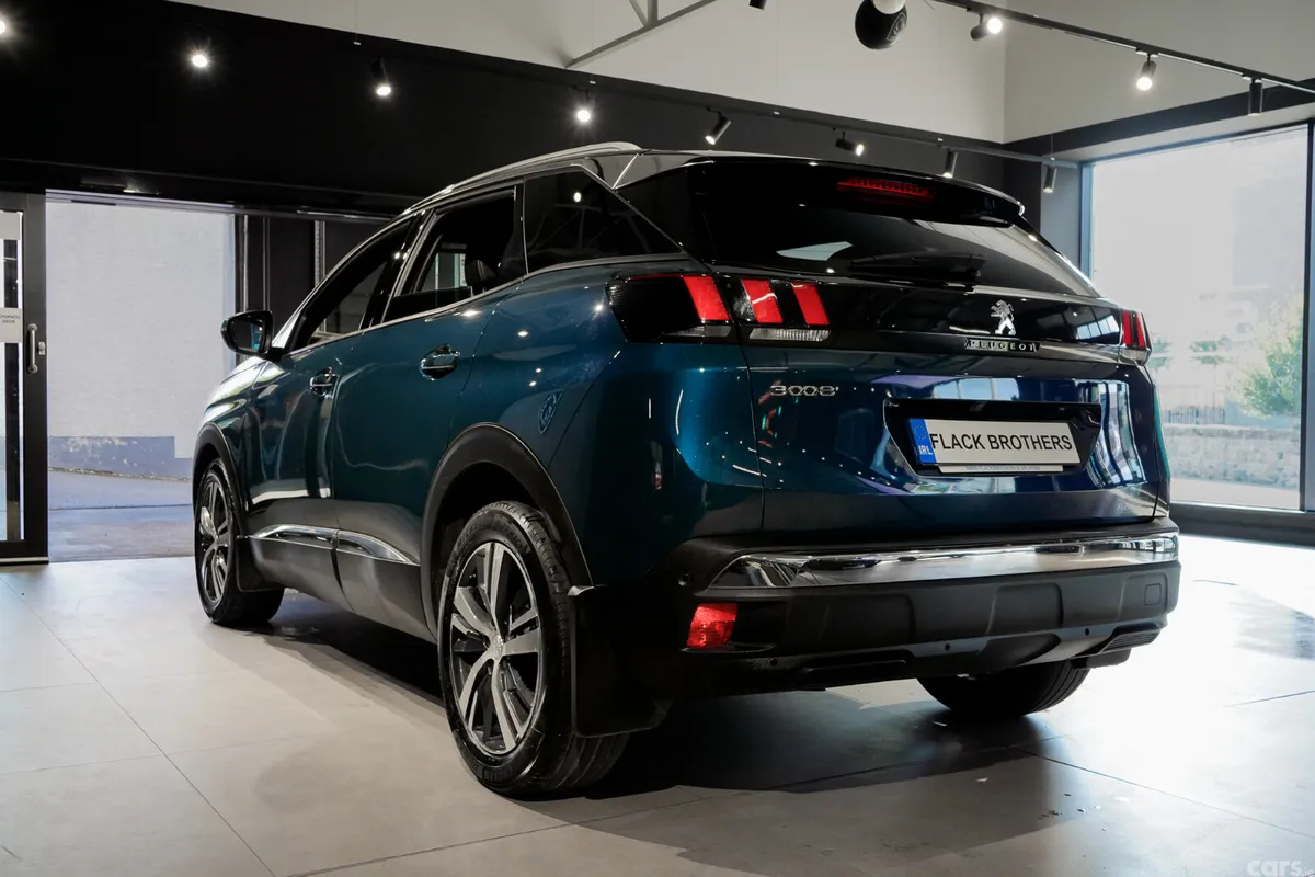 Peugeot 3008 MPV, Diesel, 2023, Blue