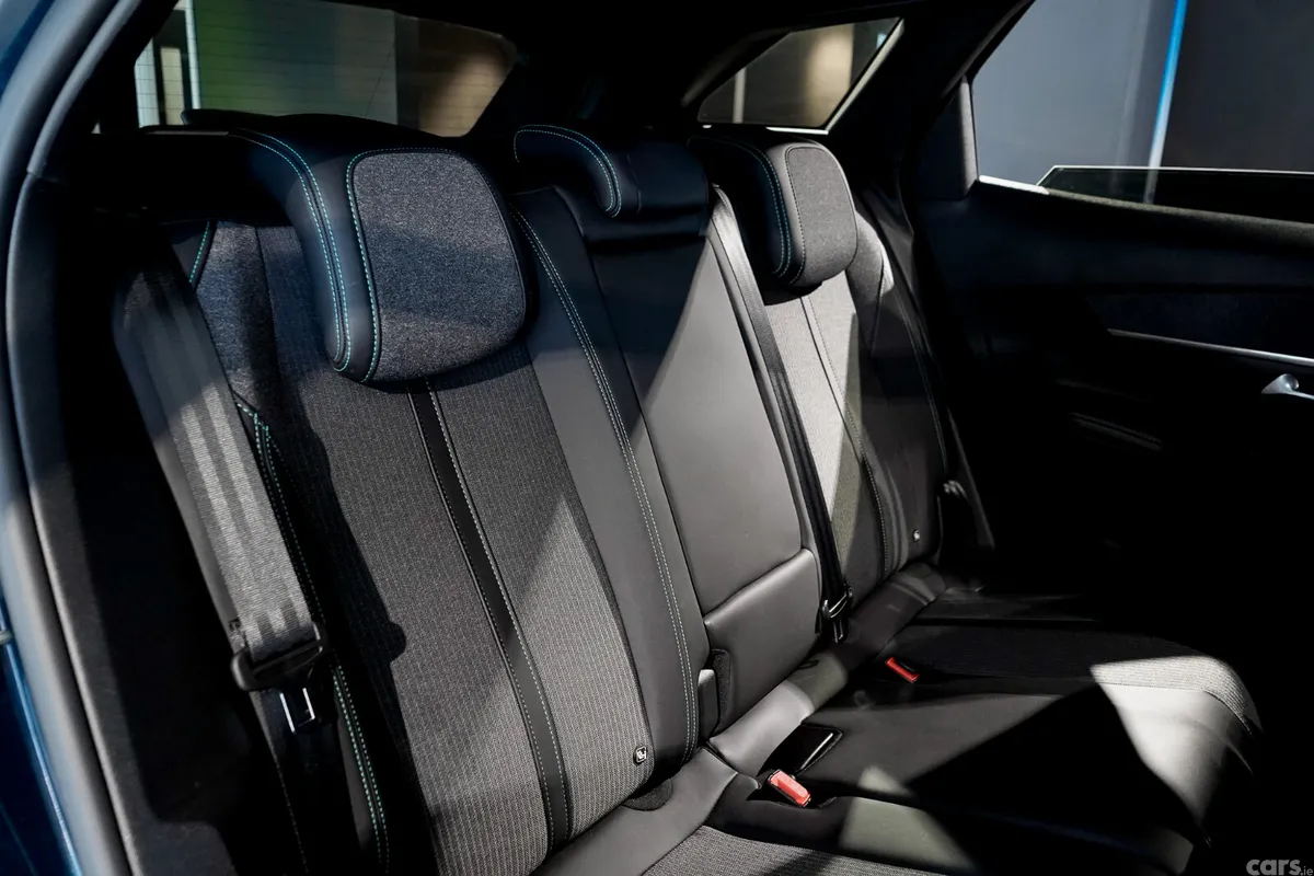 Peugeot 3008 MPV, Diesel, 2023, Blue