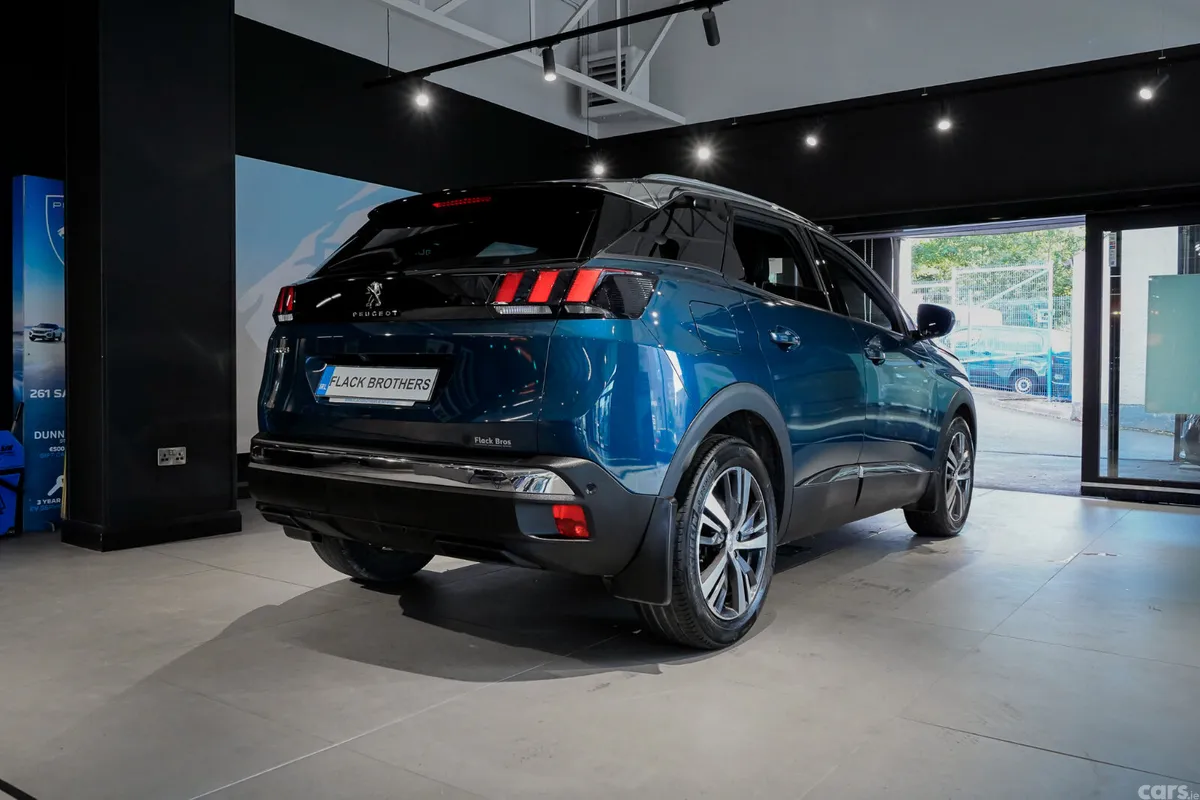 Peugeot 3008 MPV, Diesel, 2023, Blue