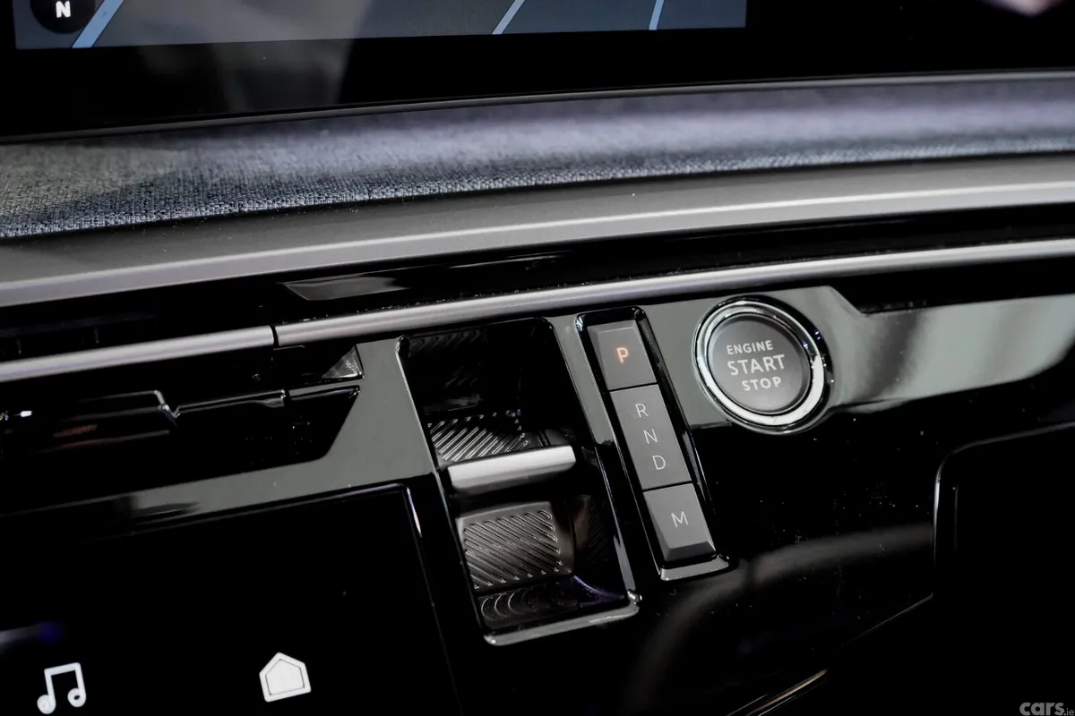 Peugeot 3008 MPV, Petrol Hybrid, 2026, Black