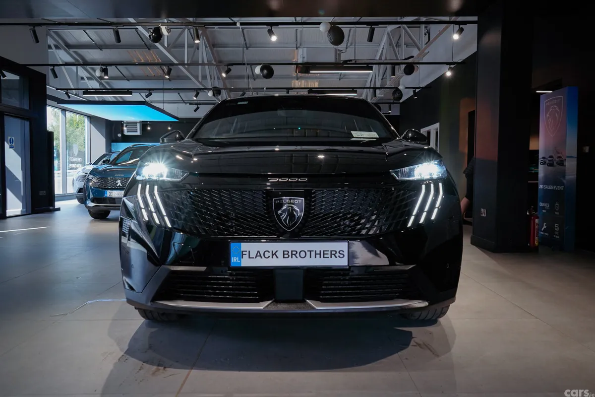 Peugeot 3008 MPV, Petrol Hybrid, 2026, Black