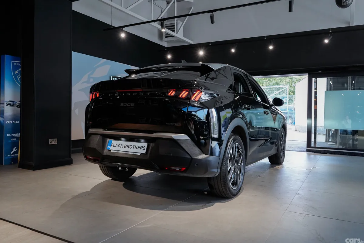 Peugeot 3008 MPV, Petrol Hybrid, 2026, Black