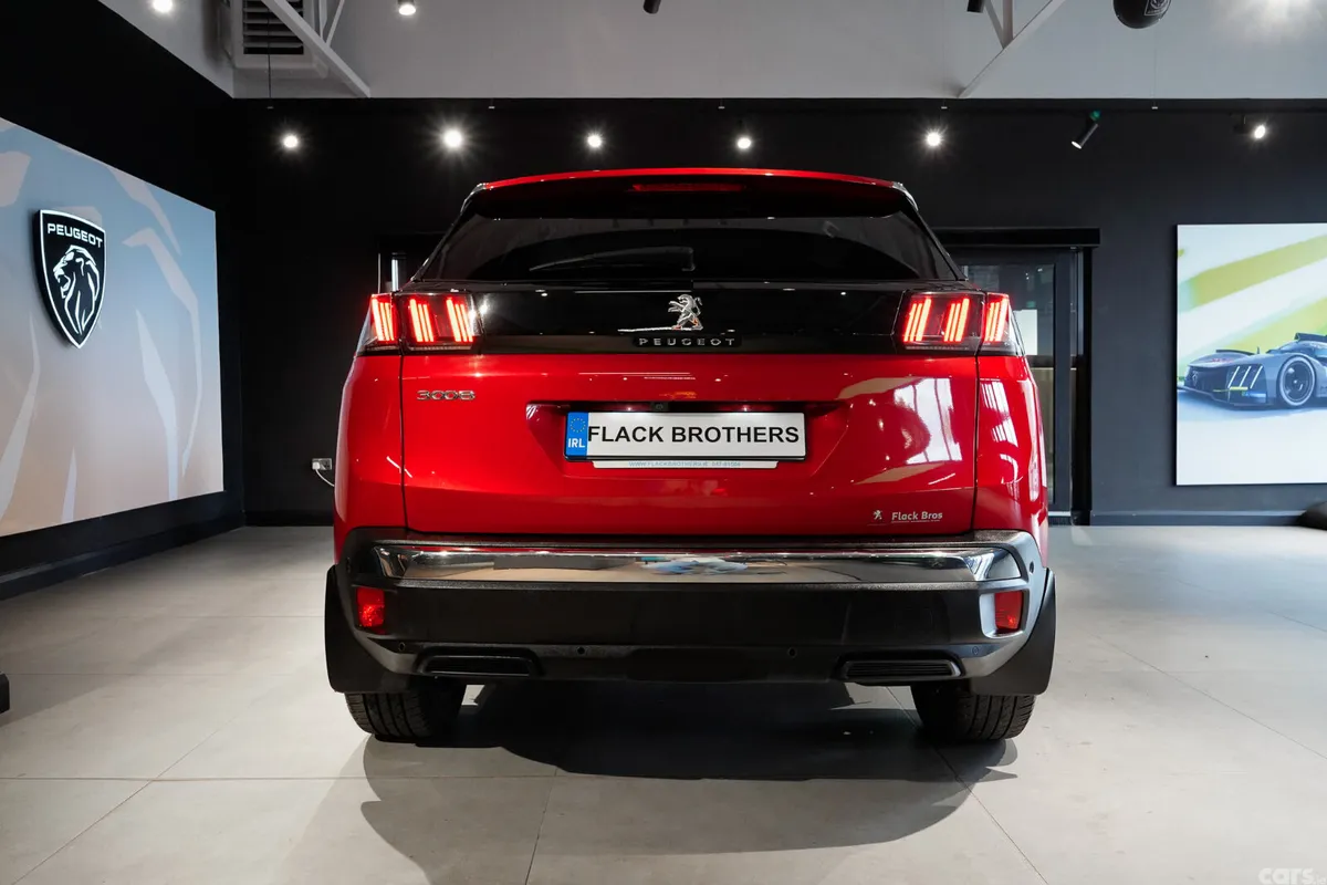 Peugeot 3008 MPV, Diesel, 2021, Red