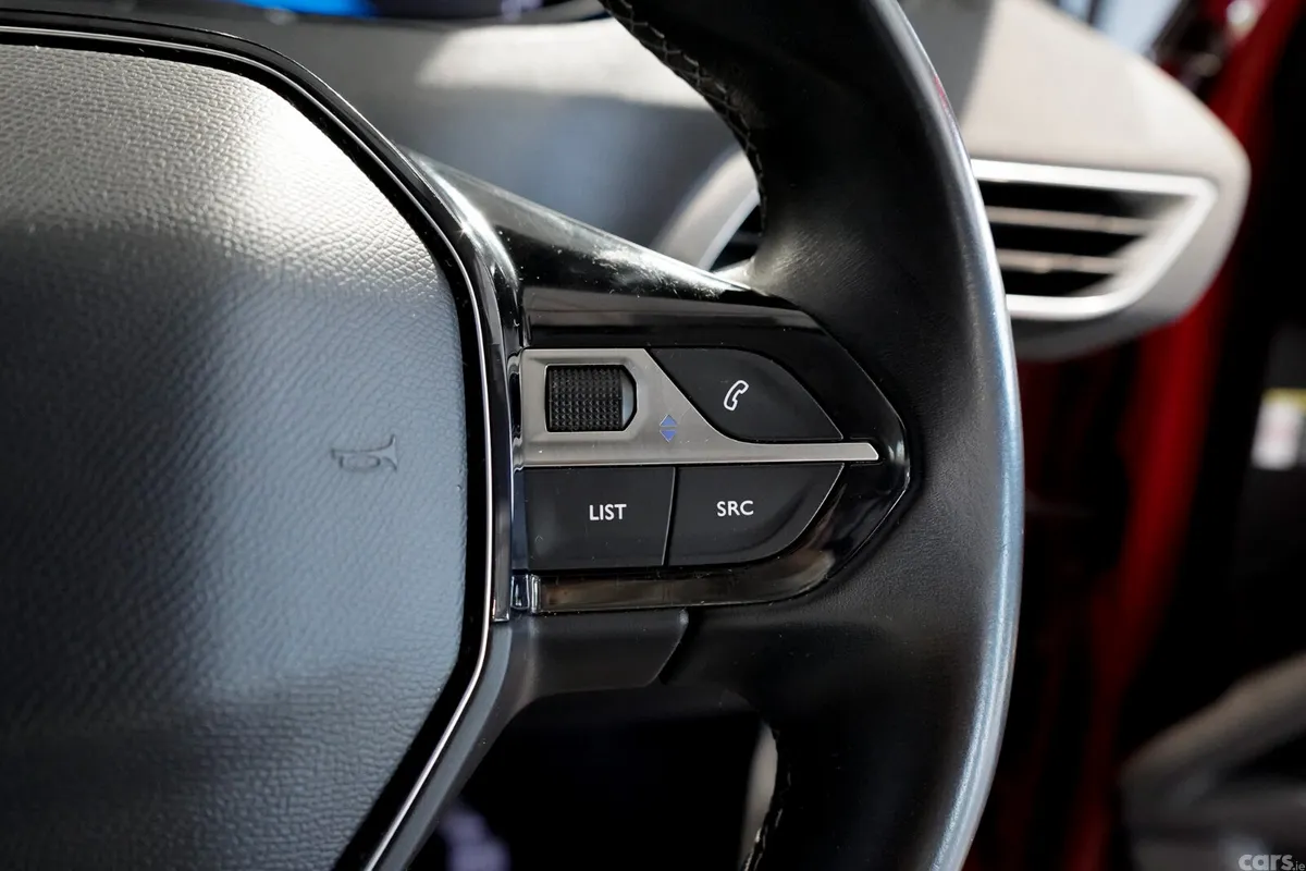 Peugeot 3008 MPV, Diesel, 2021, Red