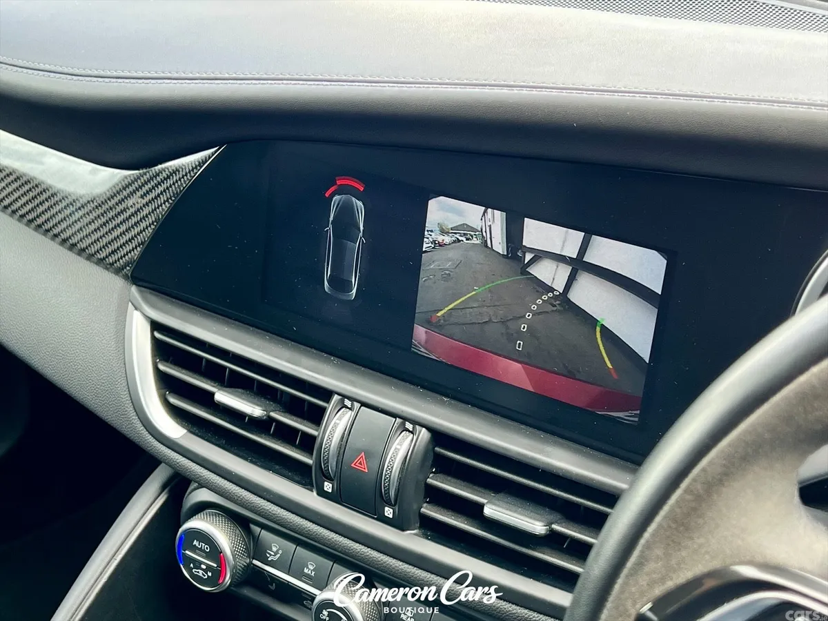 Alfa Romeo Giulia Saloon, Petrol, 2023, Red