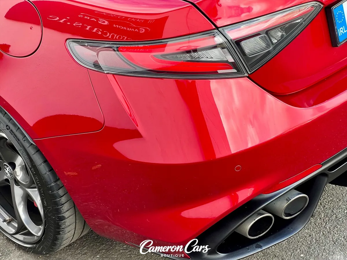 Alfa Romeo Giulia Saloon, Petrol, 2023, Red