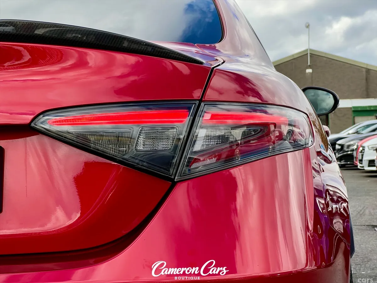 Alfa Romeo Giulia Saloon, Petrol, 2023, Red