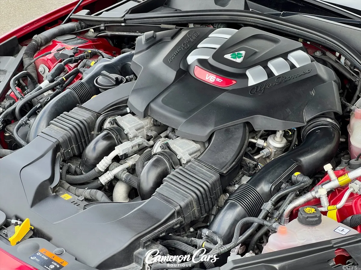 Alfa Romeo Giulia Saloon, Petrol, 2023, Red