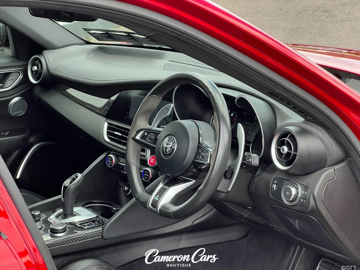 Alfa Romeo Giulia Saloon, Petrol, 2023, Red