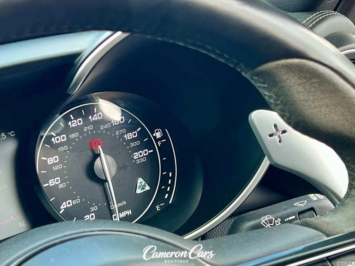 Alfa Romeo Giulia Saloon, Petrol, 2023, Red