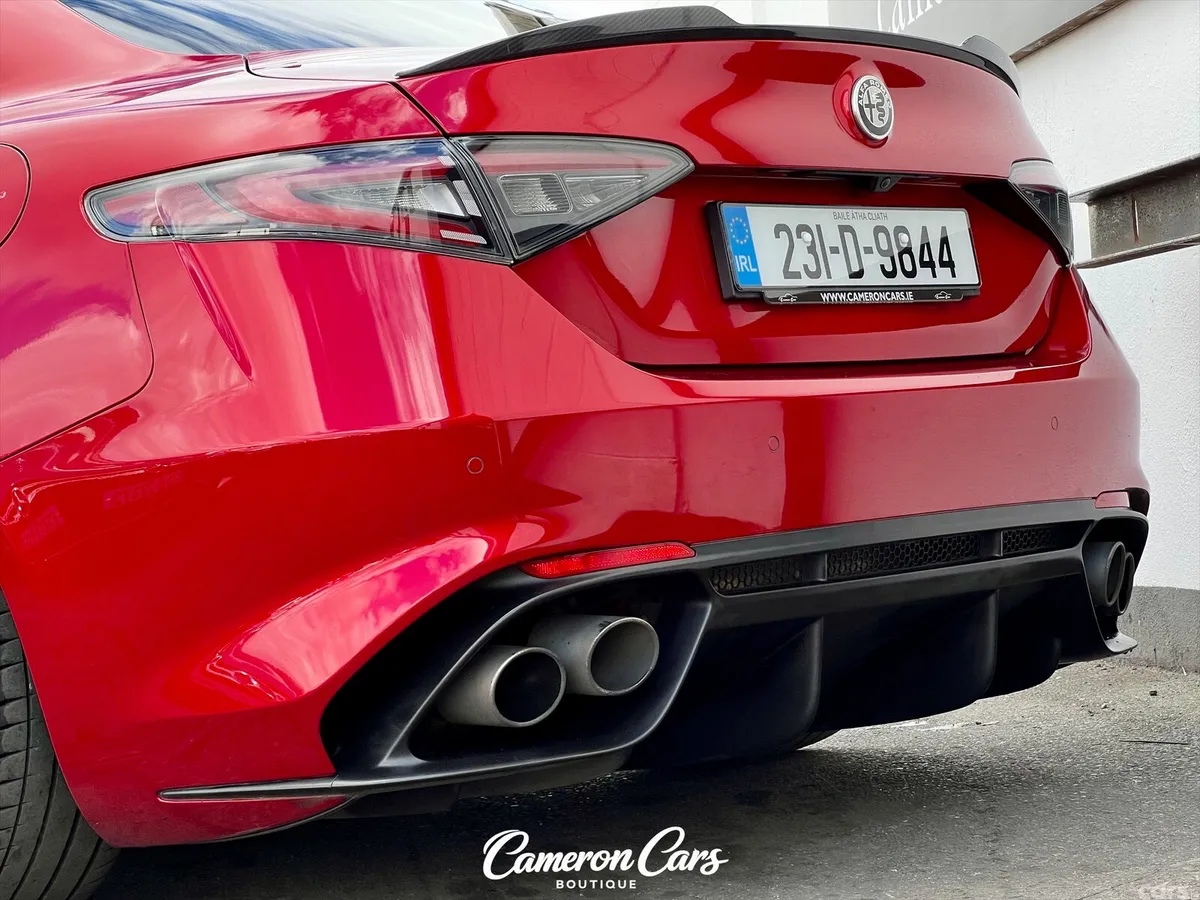 Alfa Romeo Giulia Saloon, Petrol, 2023, Red