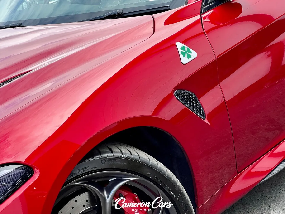 Alfa Romeo Giulia Saloon, Petrol, 2023, Red