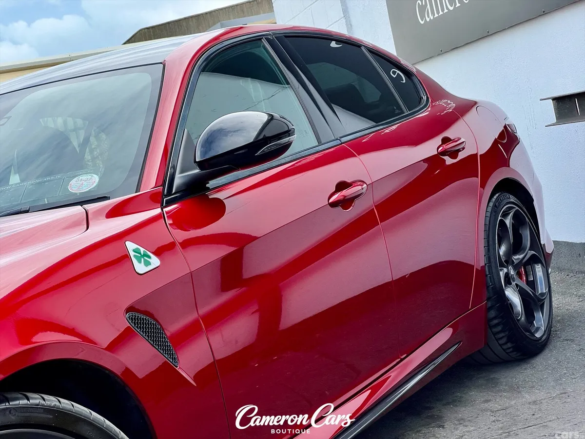Alfa Romeo Giulia Saloon, Petrol, 2023, Red