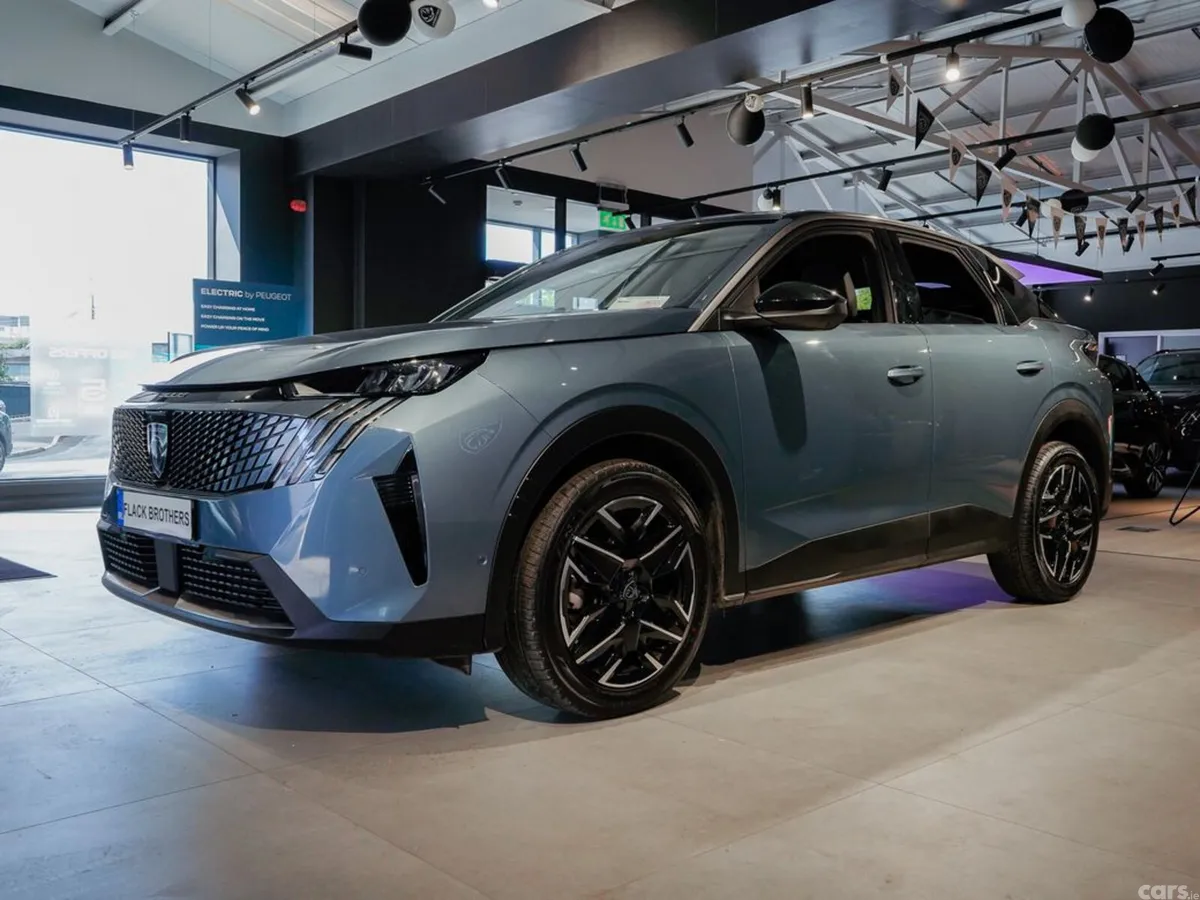 Peugeot 3008 MPV, Petrol Hybrid, 2025, Blue