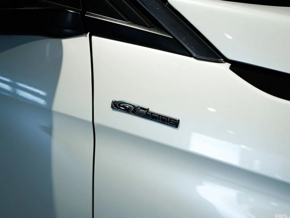 Peugeot 5008 MPV, Diesel, 2019, White