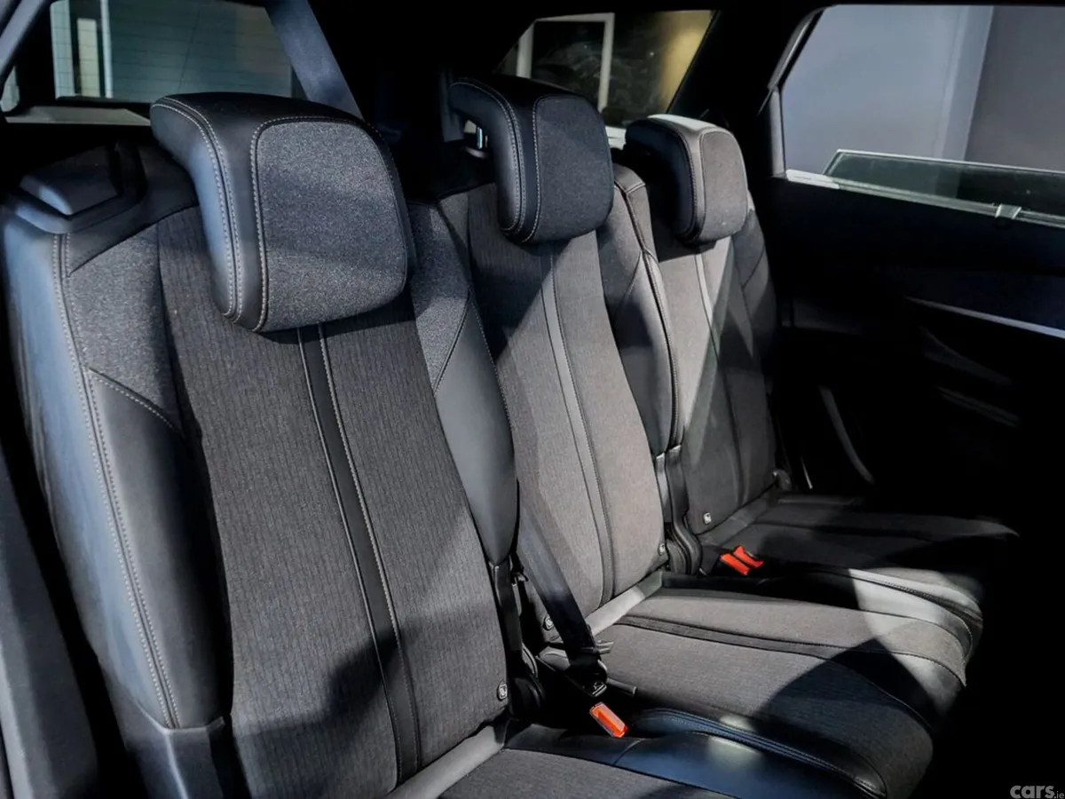 Peugeot 5008 MPV, Diesel, 2019, White