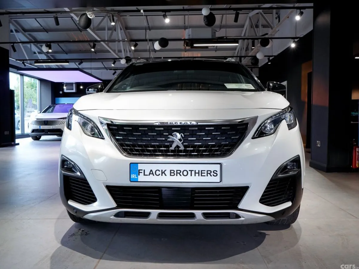 Peugeot 5008 MPV, Diesel, 2019, White