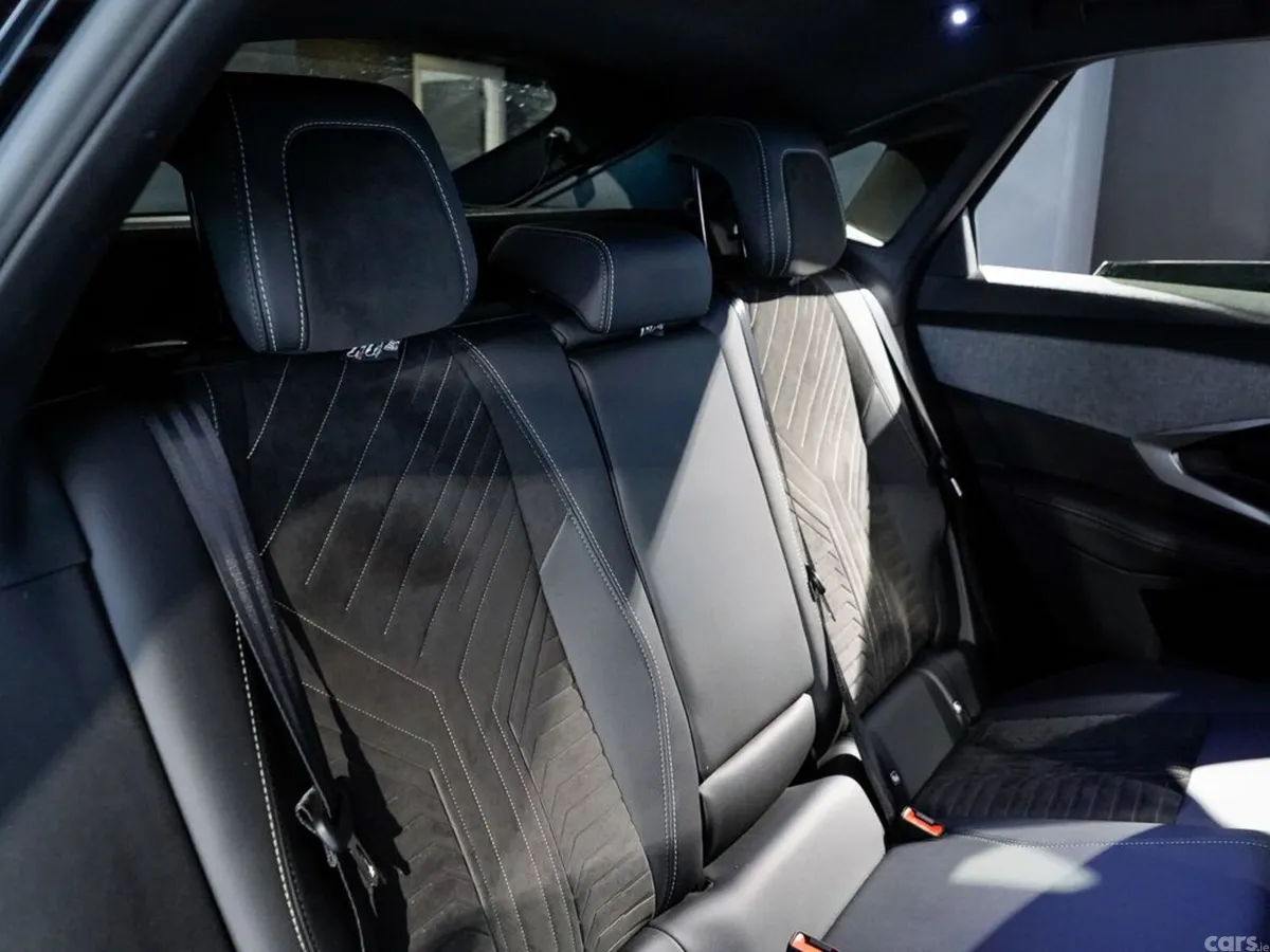 Peugeot 3008 MPV, Petrol Hybrid, 2024, Black