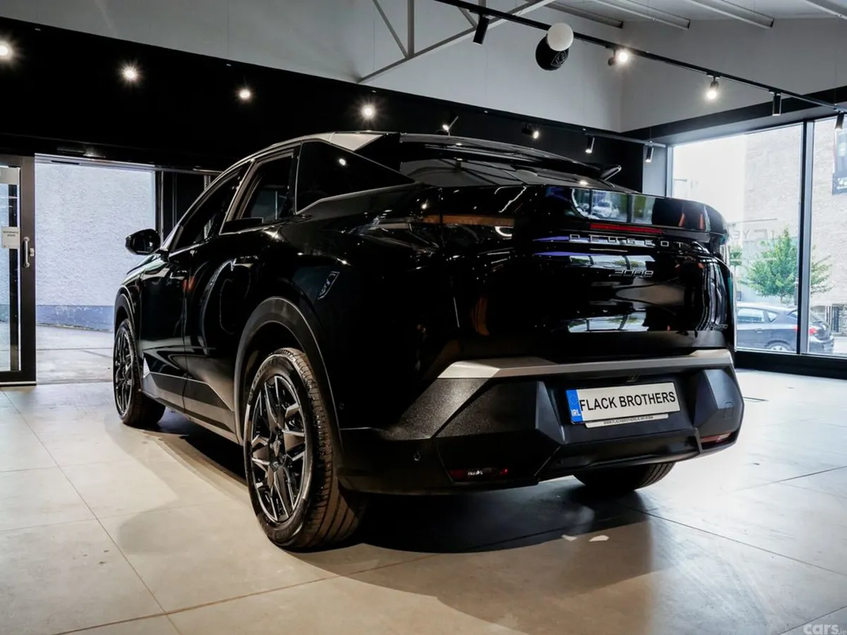 Peugeot 3008 MPV, Petrol Hybrid, 2024, Black